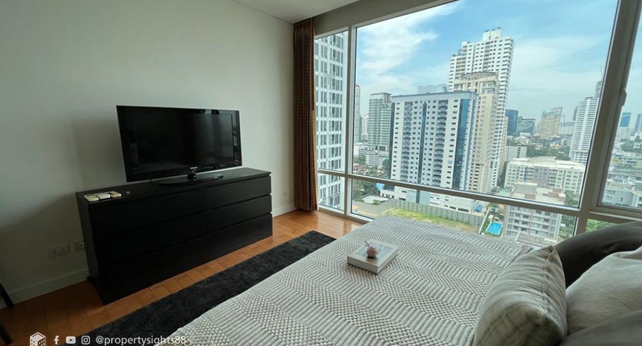 For rent 2 bedrooms condo in Khlong Toei, Bangkok