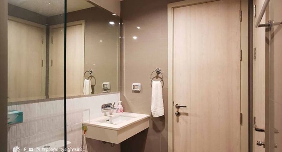 For rent 2 bedrooms condo in Khlong Toei, Bangkok