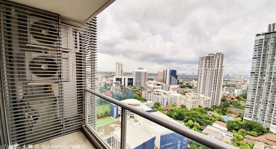 For rent 2 bedrooms condo in Khlong Toei, Bangkok