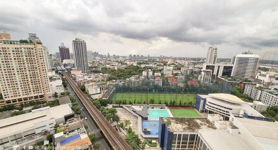 For rent 2 bedrooms condo in Khlong Toei, Bangkok