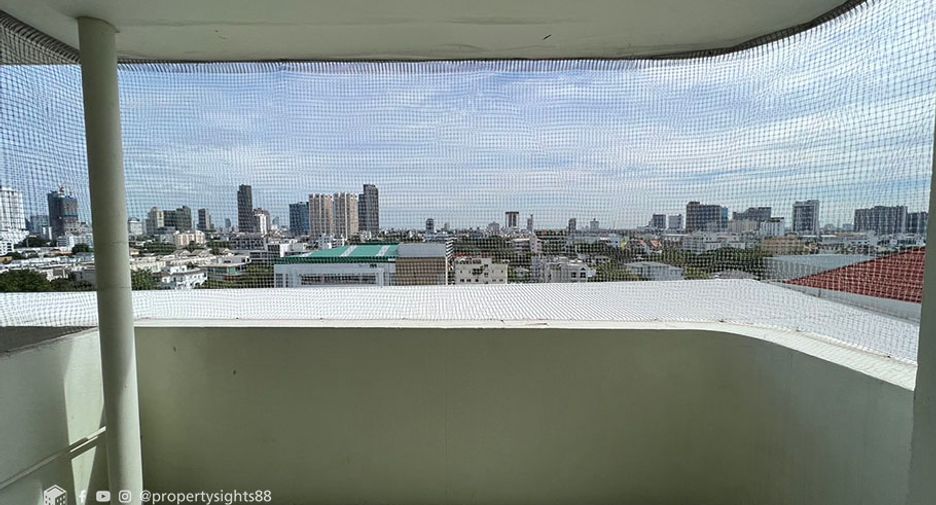 ให้เช่า 3 ห้องนอน คอนโด ใน วัฒนา, กรุงเทพฯ