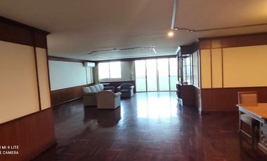 For rent 3 bedrooms condo in Watthana, Bangkok