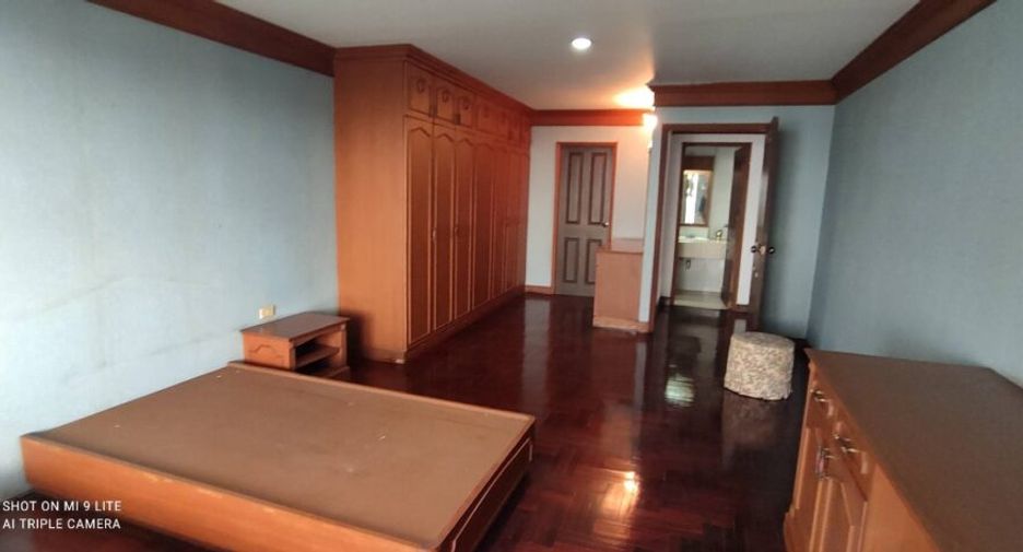 ให้เช่า 4 ห้องนอน คอนโด ใน วัฒนา, กรุงเทพฯ