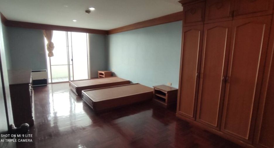 ให้เช่า 4 ห้องนอน คอนโด ใน วัฒนา, กรุงเทพฯ