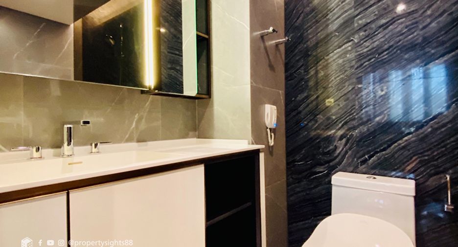 For rent 2 bedrooms condo in Watthana, Bangkok