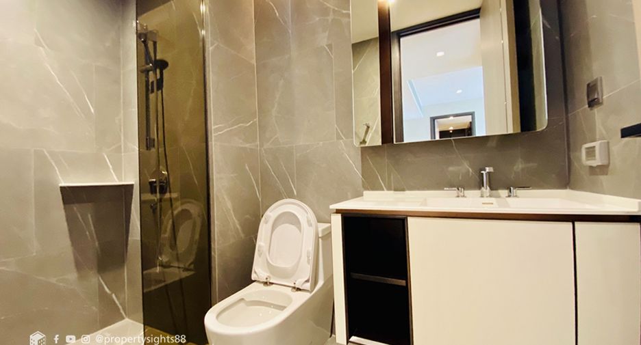For rent 2 bedrooms condo in Watthana, Bangkok