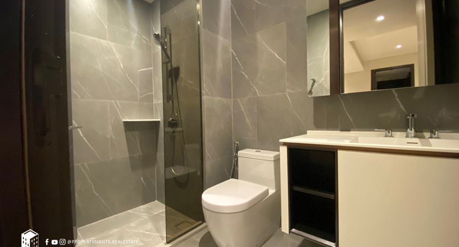 For rent 2 bedrooms condo in Watthana, Bangkok