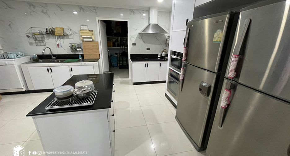 ให้เช่า 4 ห้องนอน คอนโด ใน วัฒนา, กรุงเทพฯ