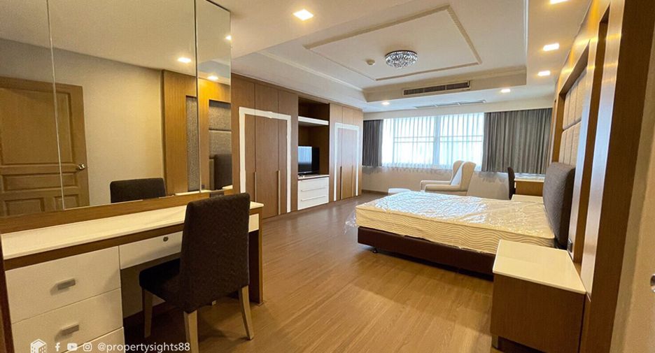 Condo en alquiler de 4 habitaciones en Watthana, Bangkok