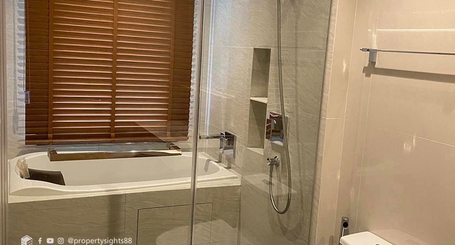 For rent 2 bedrooms condo in Watthana, Bangkok