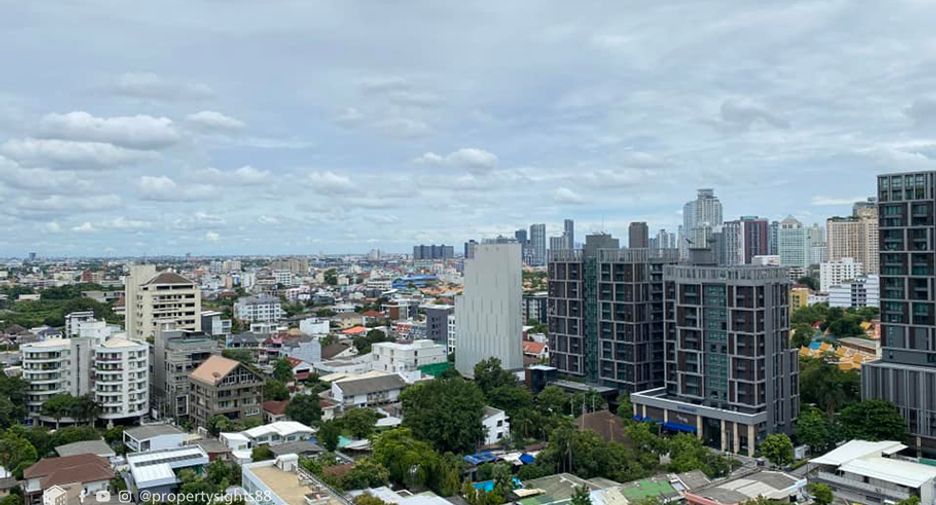 For rent 2 bedrooms condo in Watthana, Bangkok