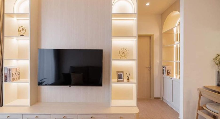 For rent 2 bedrooms condo in Watthana, Bangkok