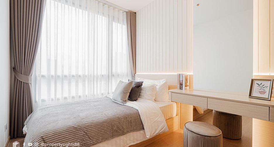 For rent 2 bedrooms condo in Watthana, Bangkok