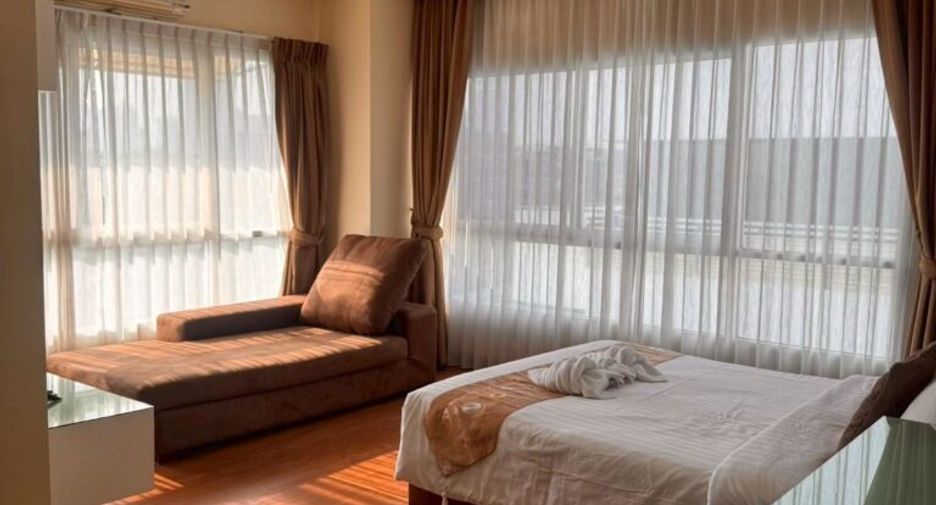 For rent 2 ベッドルーム condo in Khlong Toei, Bangkok