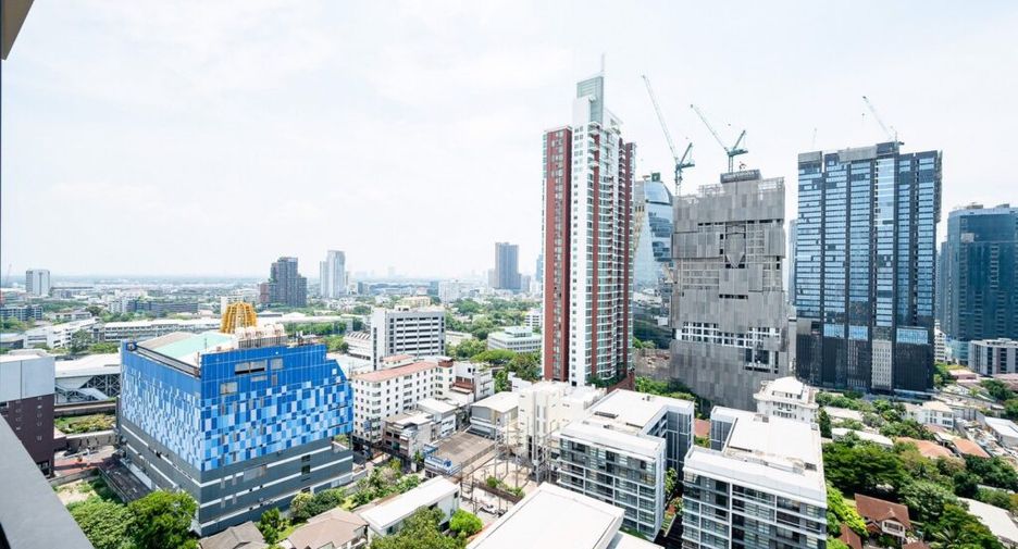Wohnung zur Miete mit 2 Zimmer in Watthana, Bangkok