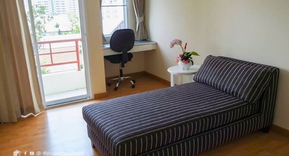 For rent 3 bedrooms condo in Watthana, Bangkok