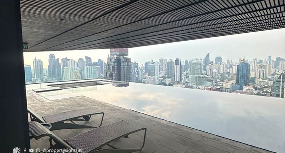 For sale 2 bedrooms condo in Watthana, Bangkok