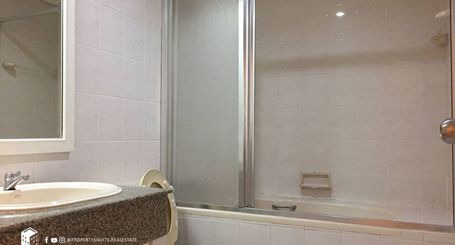 ให้เช่า 3 ห้องนอน คอนโด ใน วัฒนา, กรุงเทพฯ