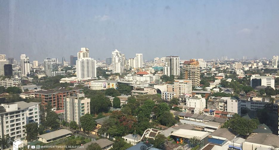 For rent 3 bedrooms condo in Watthana, Bangkok