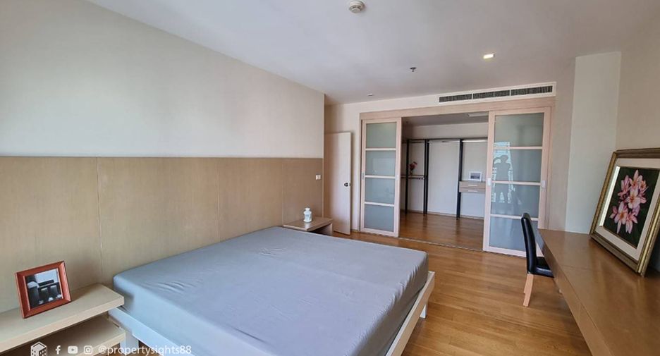 For sale 2 bedrooms condo in Khlong Toei, Bangkok