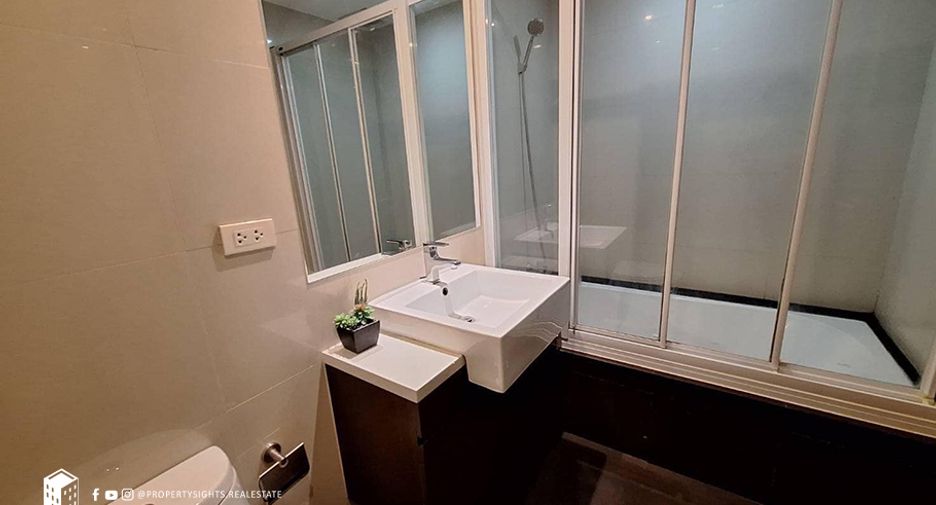 Condo en venta de 2 habitaciones en Khlong Toei, Bangkok
