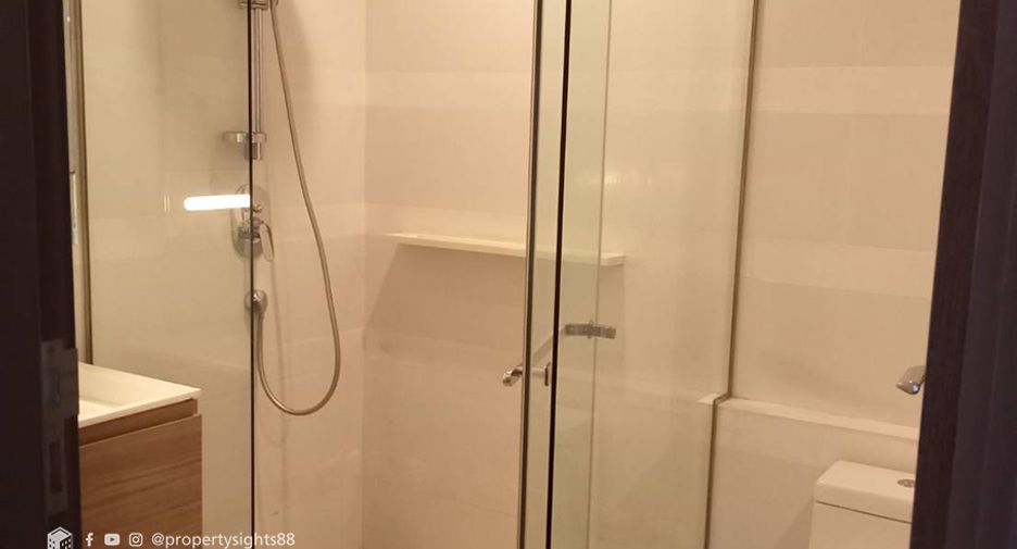 For rent 2 bedrooms condo in Khlong Toei, Bangkok