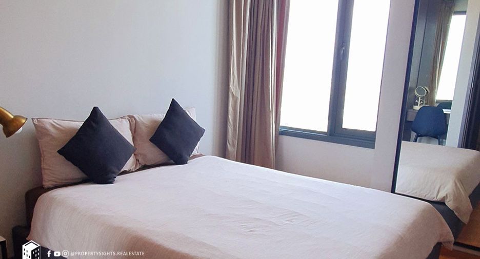 For rent 2 bedrooms condo in Khlong Toei, Bangkok