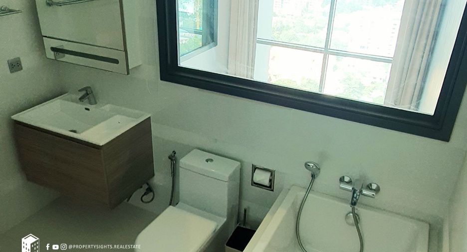 For rent 2 bedrooms condo in Khlong Toei, Bangkok