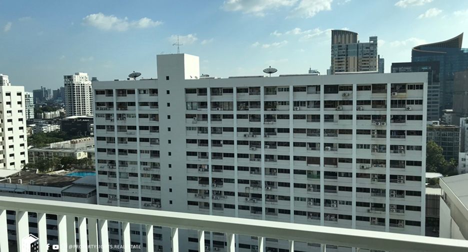 À louer 2 chambres condo à Watthana, Bangkok