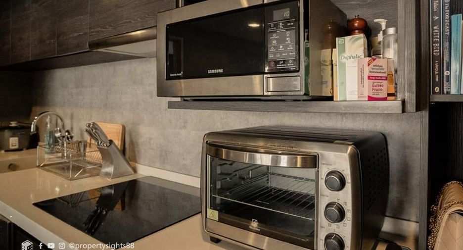 For rent 2 bedrooms condo in Watthana, Bangkok