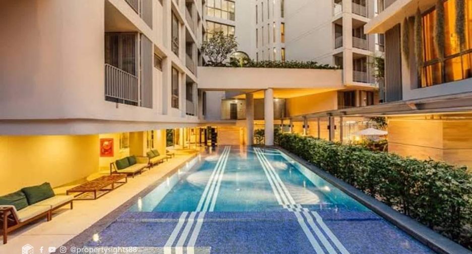 For rent 2 bedrooms condo in Watthana, Bangkok