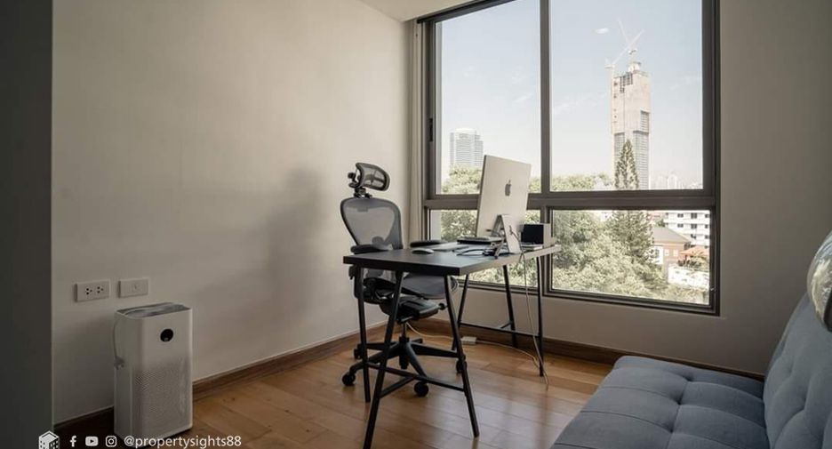 For rent 2 bedrooms condo in Watthana, Bangkok