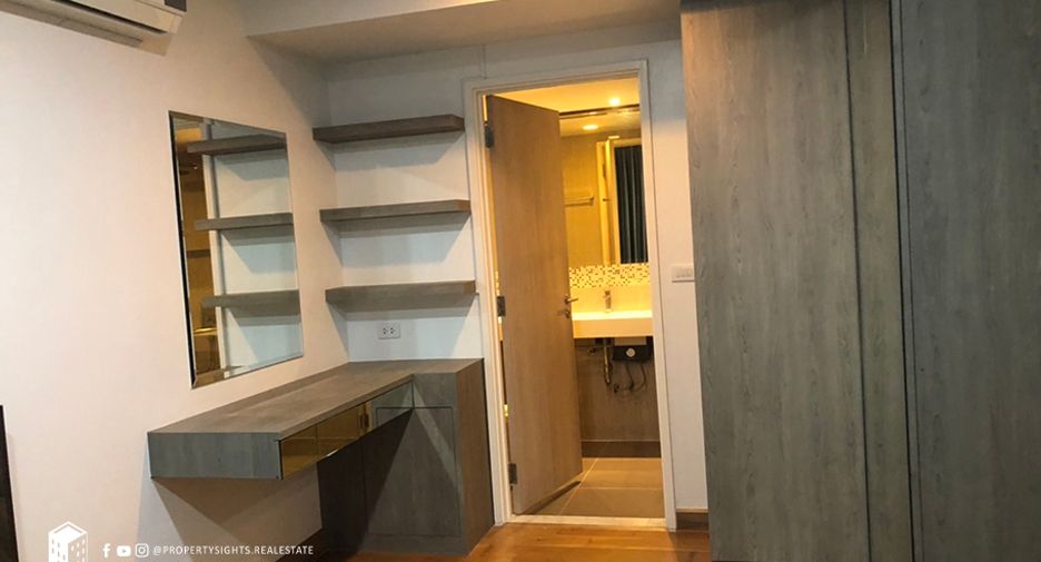 For rent 3 bedrooms condo in Watthana, Bangkok