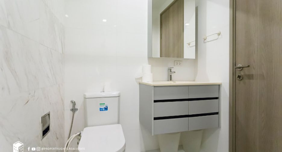 For rent 2 bedrooms condo in Watthana, Bangkok