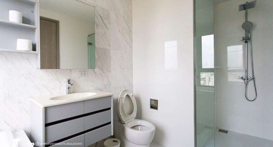For rent 2 bedrooms condo in Watthana, Bangkok