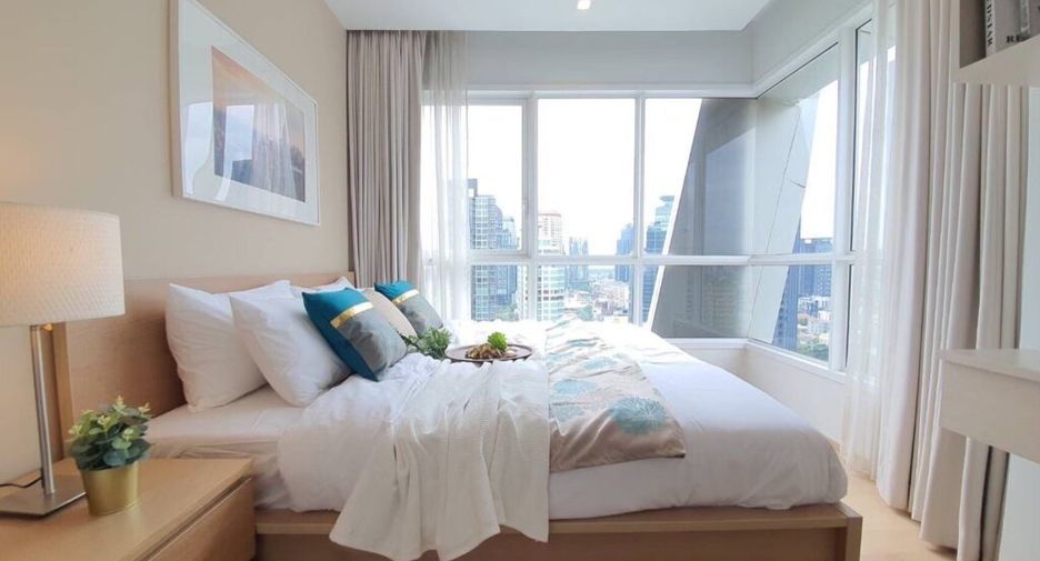 For rent 2 bedrooms condo in Watthana, Bangkok