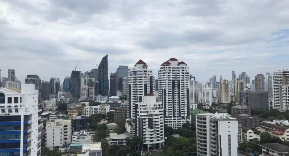 For rent 2 bedrooms condo in Watthana, Bangkok