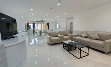 Condo en alquiler de 3 habitaciones en Watthana, Bangkok
