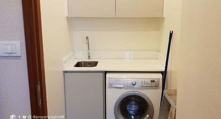 For rent 2 bedrooms condo in Khlong Toei, Bangkok