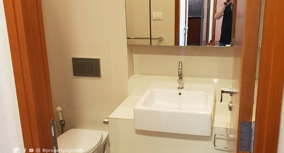 For rent 2 bedrooms condo in Khlong Toei, Bangkok