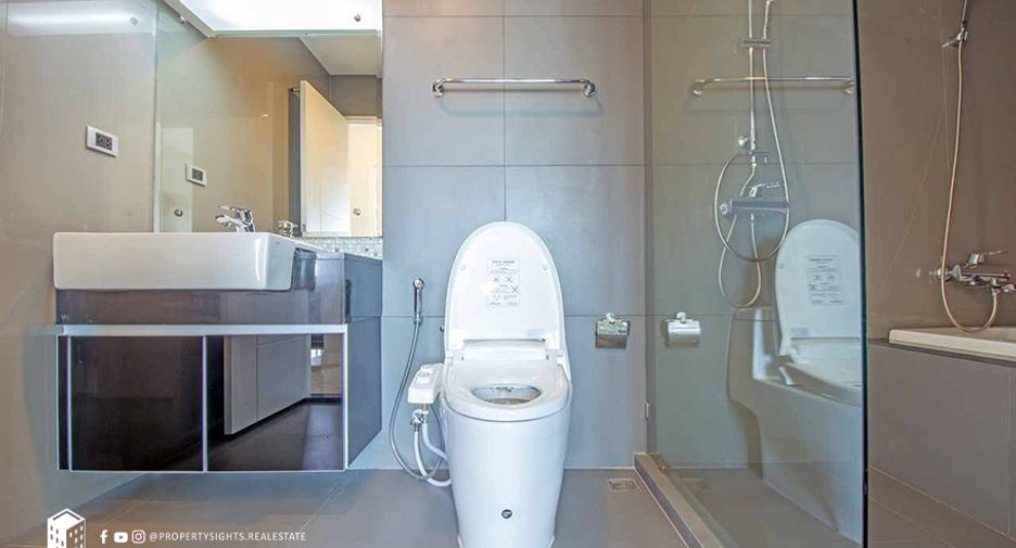 For rent 1 bed condo in Khlong Toei, Bangkok