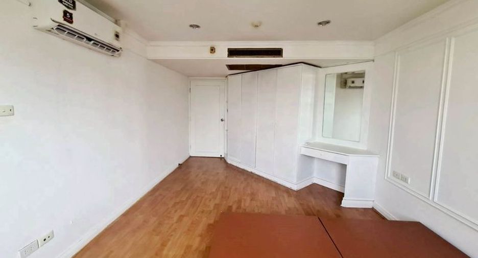 Condo en alquiler de 3 habitaciones en Watthana, Bangkok