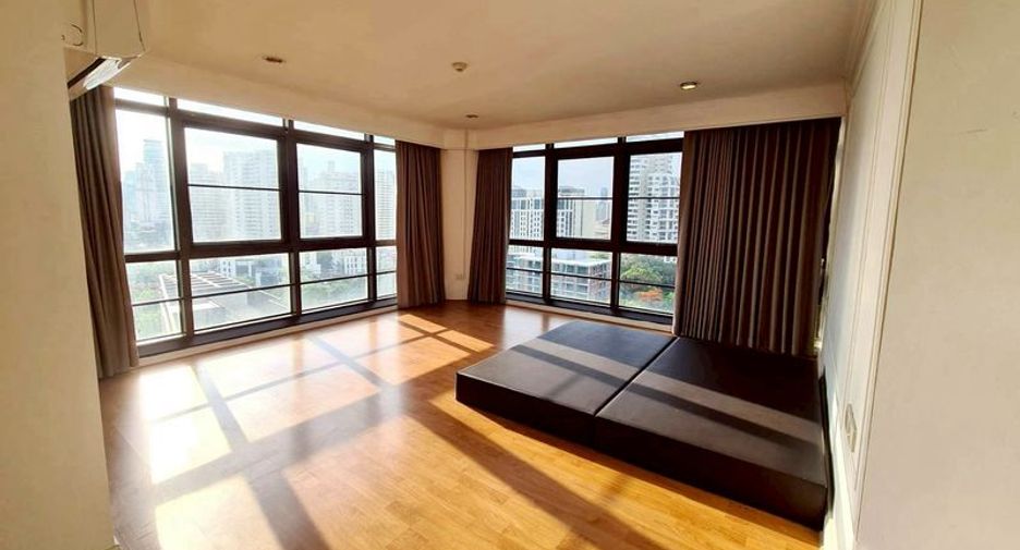 Condo en alquiler de 3 habitaciones en Watthana, Bangkok