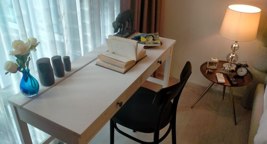 For rent 2 bedrooms condo in Khlong Toei, Bangkok