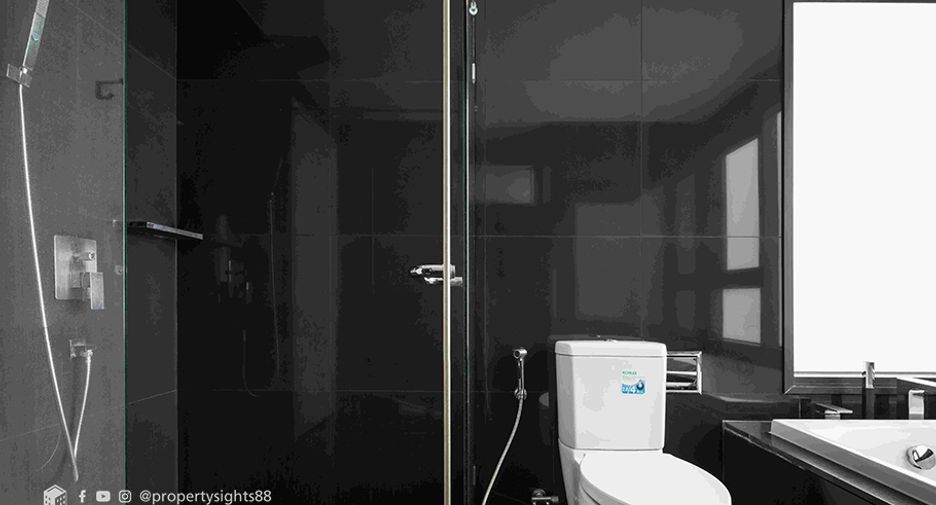 For rent 2 bedrooms condo in Khlong Toei, Bangkok