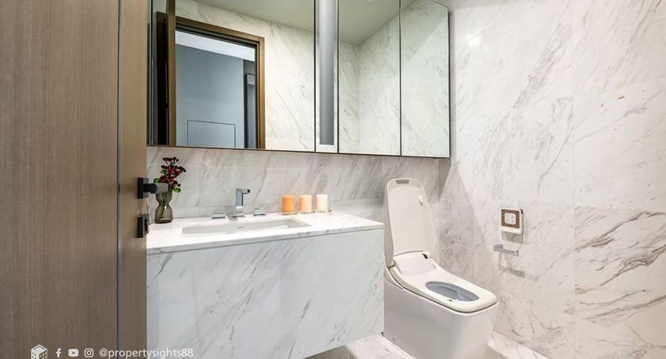 For rent 2 bedrooms condo in Watthana, Bangkok