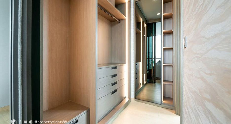 For rent 2 bedrooms condo in Watthana, Bangkok
