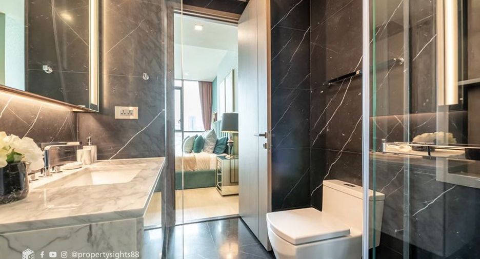 For rent 2 bedrooms condo in Watthana, Bangkok