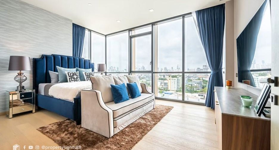For rent 2 bedrooms condo in Watthana, Bangkok