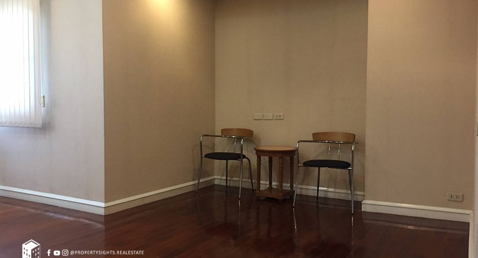 For rent 3 bedrooms condo in Watthana, Bangkok